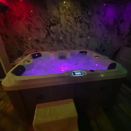 아파트호텔 Why Not Jacuzzi *